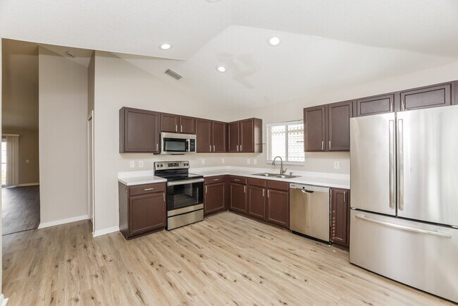 Building Photo - 12724 Lake Vista Dr