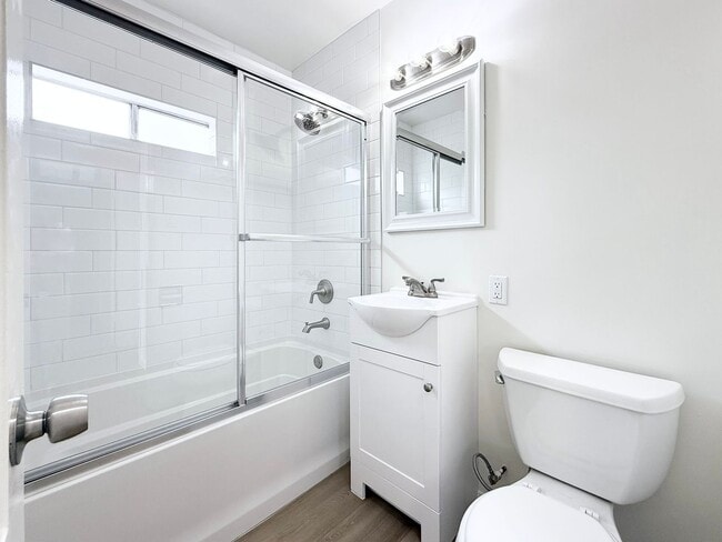 Building Photo - Remodeled Duplex in South O!