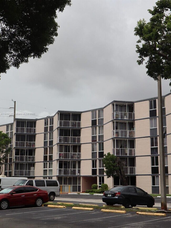 Building Photo - 6995 NW 186th St
