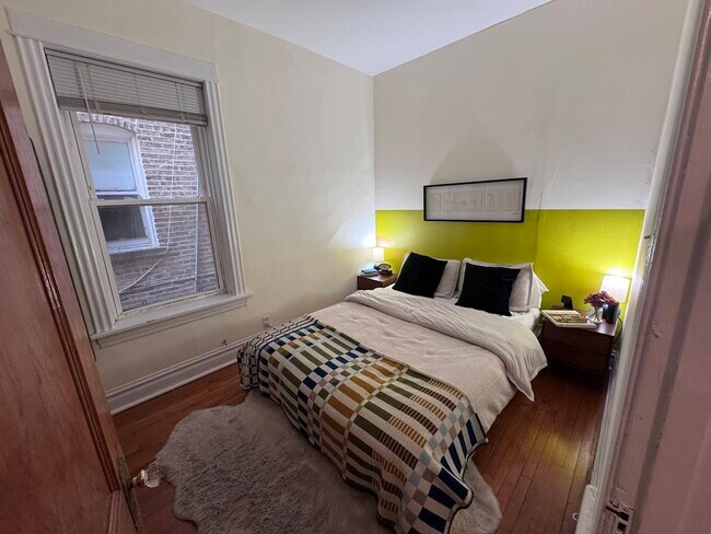 Building Photo - 2251 W Giddings St