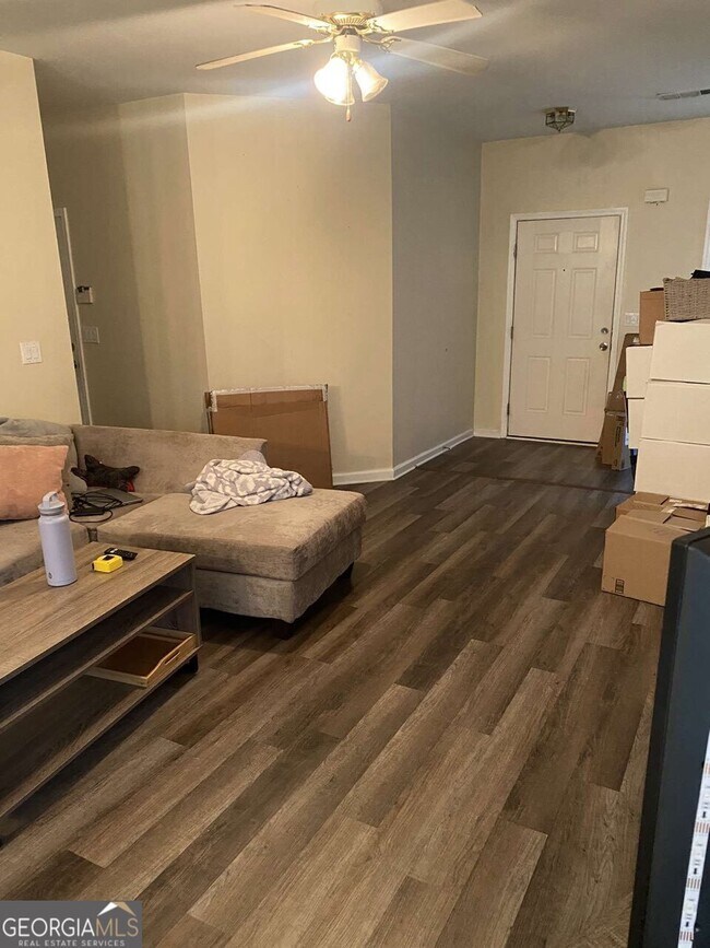 Building Photo - 5155 Yellow Pine Dr