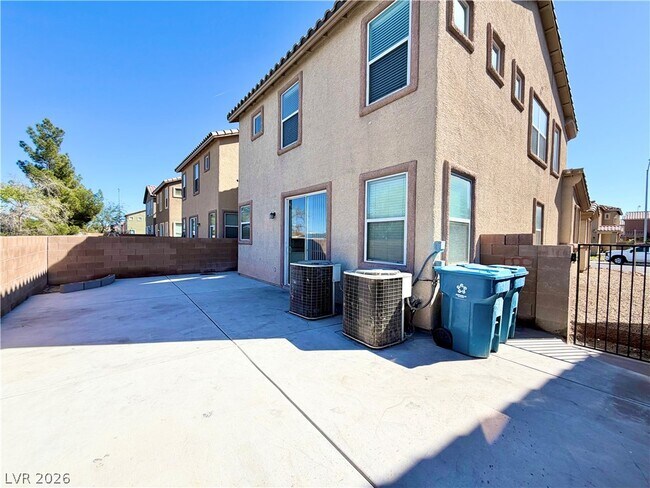 Building Photo - 4556 Hearts Desire Ave