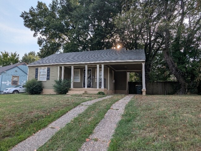 Primary Photo - 1827 S Wellington St