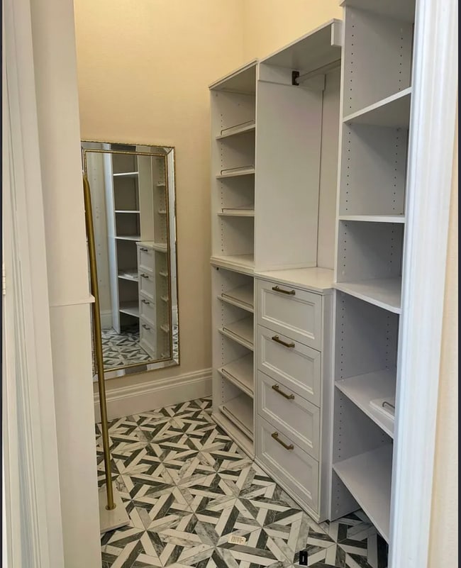 Building Photo - 3006 W Heiter St