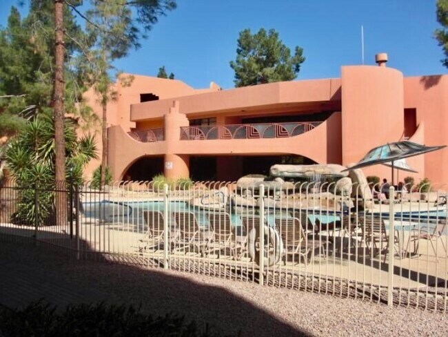 Building Photo - 4303 E Cactus Rd