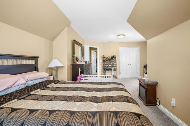 Building Photo - 4317 Saron Dr