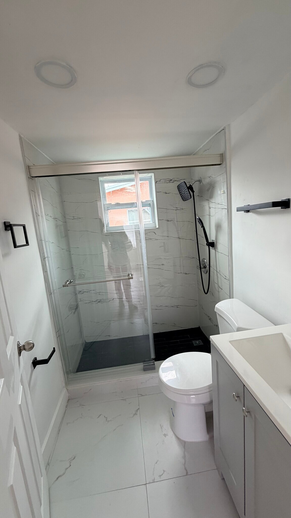 Building Photo - 414 Phippen Waiters Rd