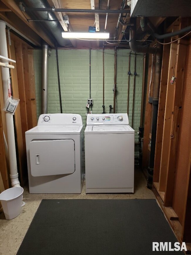 Building Photo - 4811 Candlelight Dr