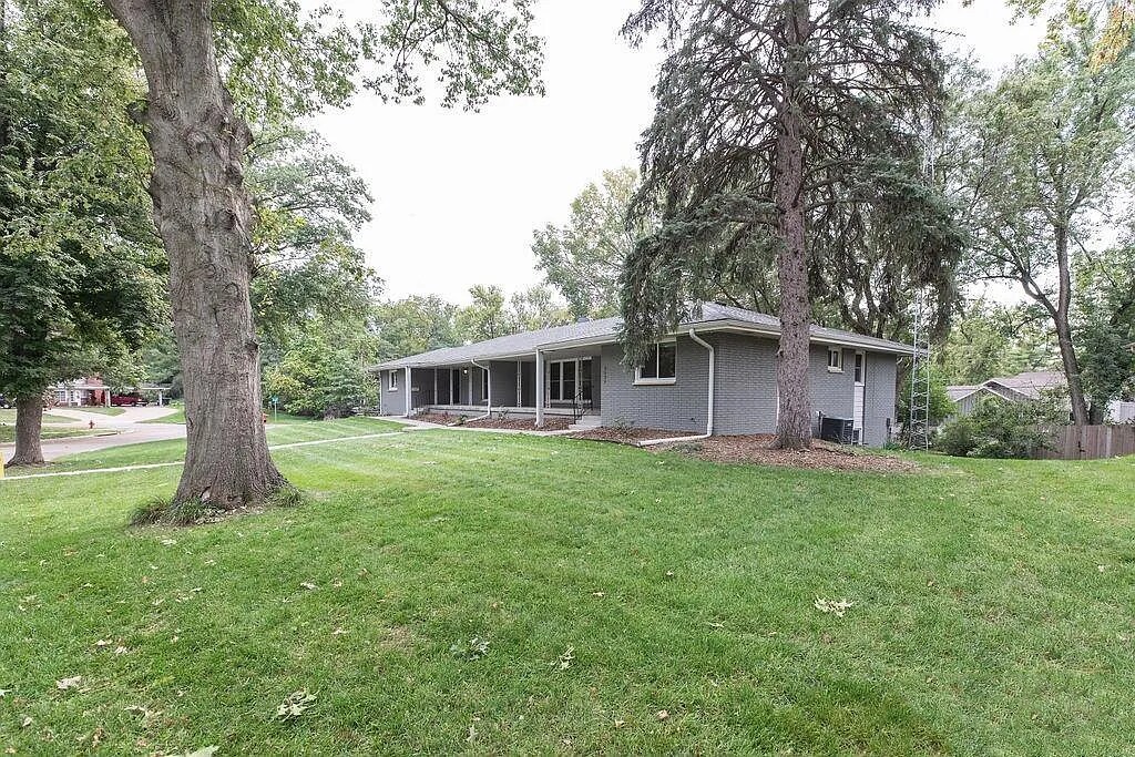 Building Photo - 2535 Saint Thomas Dr