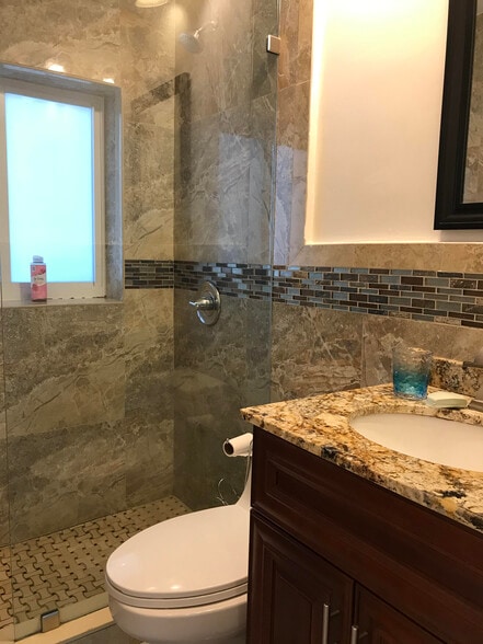 Building Photo - 3221 NE 7th St