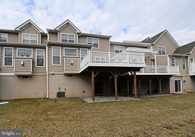 Building Photo - 136 Iron Hill Way