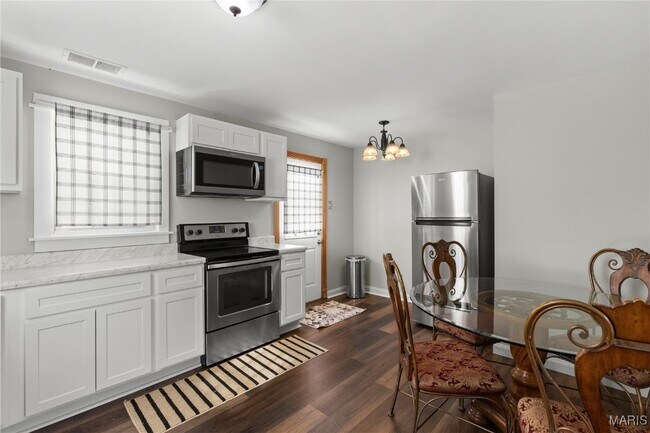 Building Photo - 6195 Cedar Springs Rd