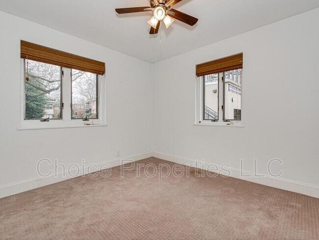 Building Photo - 211 N Dotger Ave