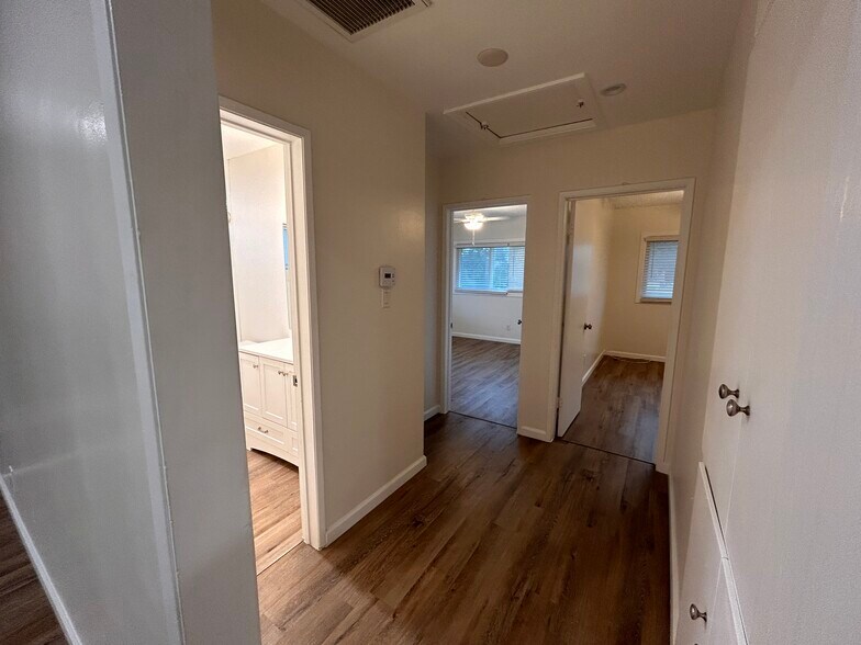 Building Photo - 701 S Osage Ave