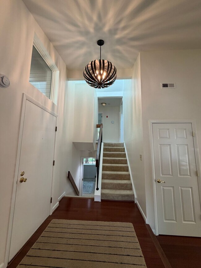 Building Photo - 1016 Timber Creek Dr