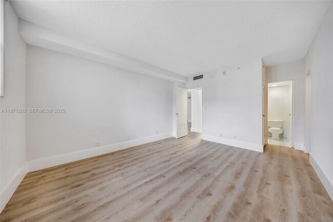 Building Photo - 3000 S Ocean Dr