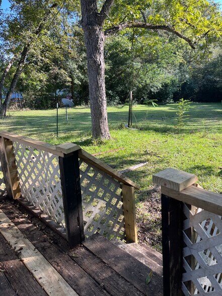 Building Photo - 3917 Bloomfield Dr