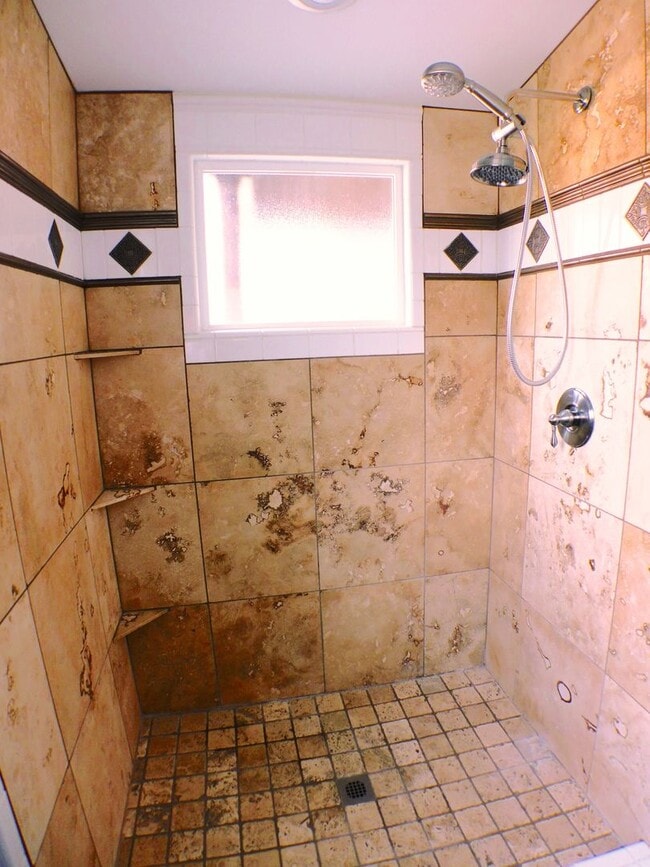 Building Photo - One Bedroom, One and a Half Bath Home in S...