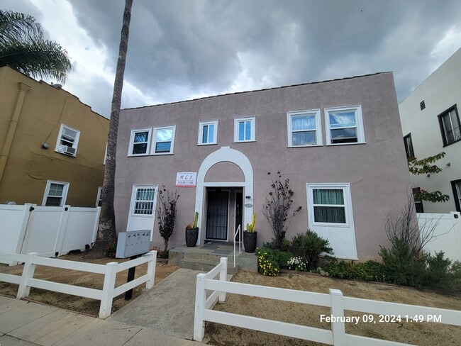 Primary Photo - 5343 Monroe St