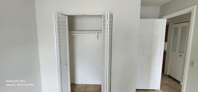 Building Photo - Experience the ultimate comfort in our new...