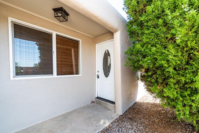 Building Photo - Cozy 3 Bedroom Home on Valerie Circle