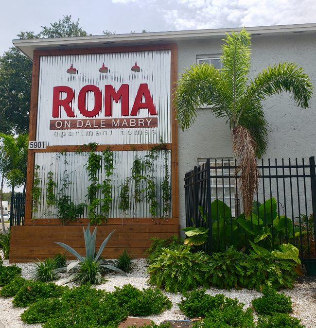 Building Photo - 5901 S Dale Mabry Hwy