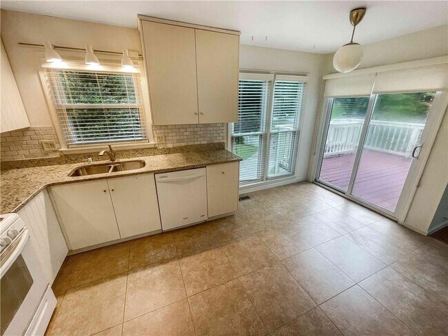 Building Photo - 1454 Hembree Station Dr