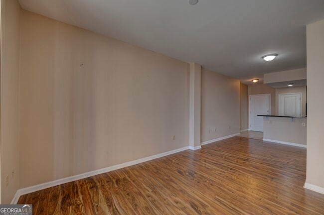 Building Photo - 3040 Peachtree Rd NW