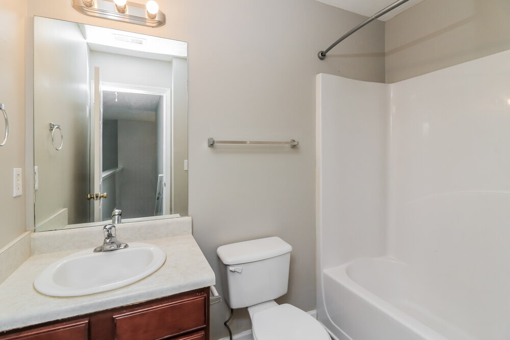 Building Photo - 210 Overlook Ct