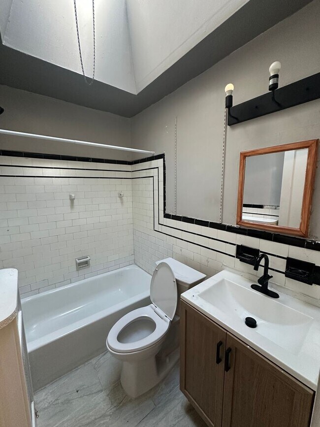 Building Photo - Charming 3-Bedroom Row Home in Upper Darby