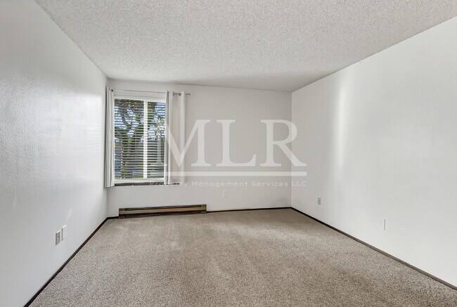 Building Photo - Peaceful 2 bed 2 bath condo