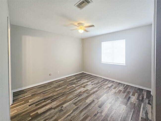 Building Photo - 396 Duroux Rd