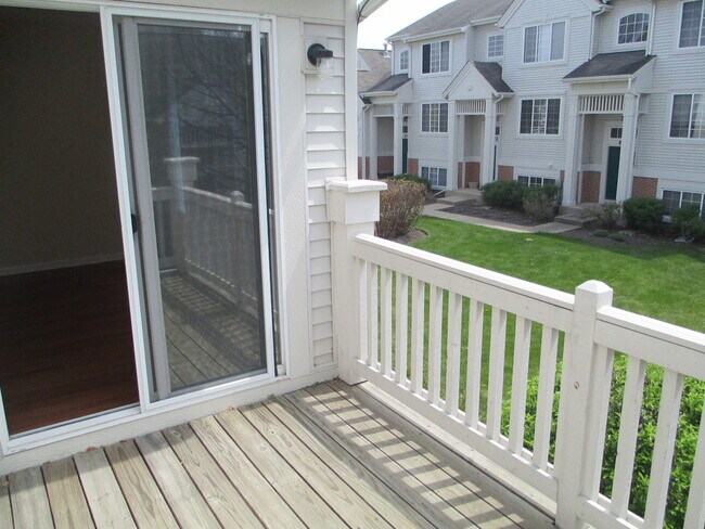 Building Photo - 656 S Rosehall Ln