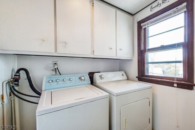 Building Photo - 106 Sadler Rd