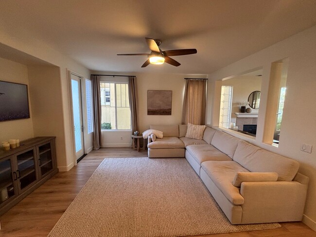 Building Photo - Beautiful 3-Bedroom Home with Loft and Ful...