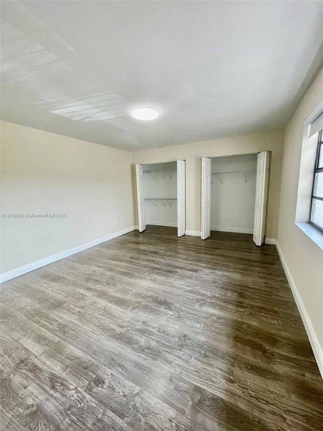 Building Photo - 10000 NW 80th Ct