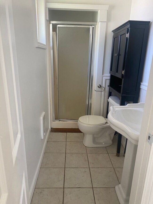 Building Photo - 6404 W Beech St