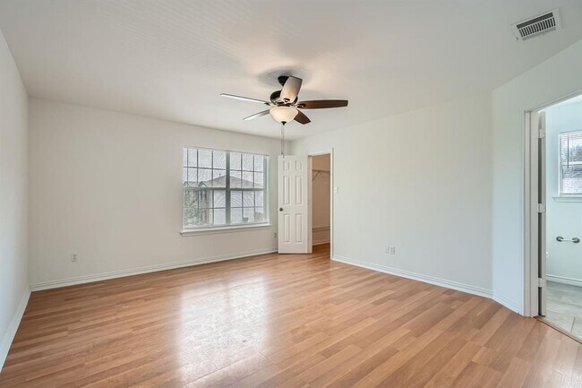 Building Photo - 1293 Amberwood Loop