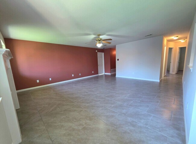Building Photo - BEAUTIFUL AND SPACIOUS HOME