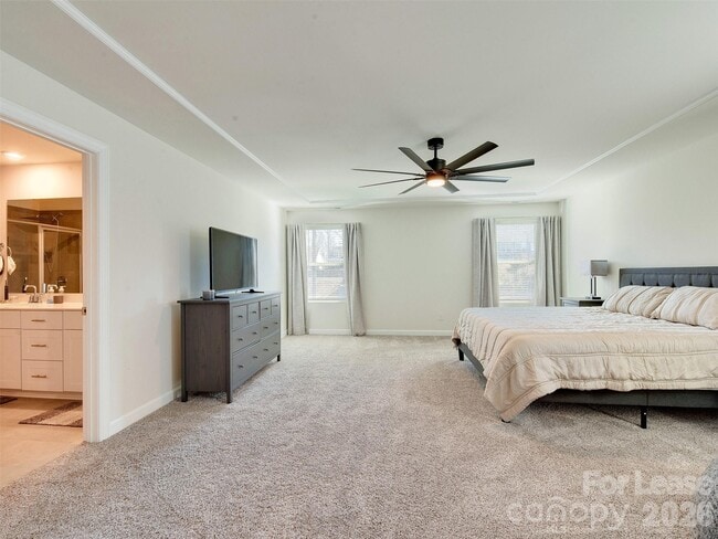 Building Photo - 4009 Woodland View Dr