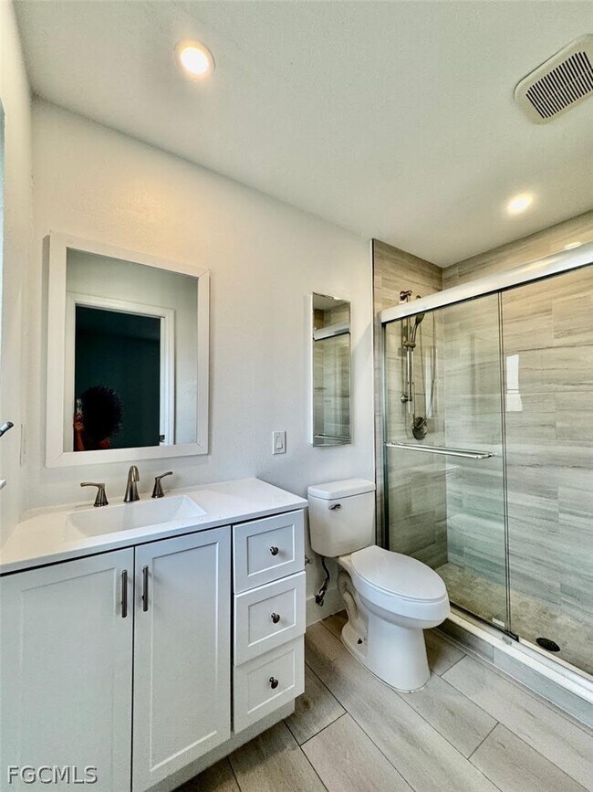 Building Photo - 2013 NE 4th Ter