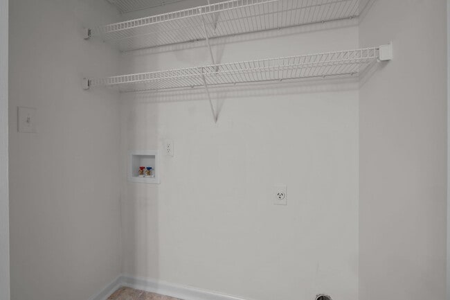 Building Photo - 3 bedroom single family home