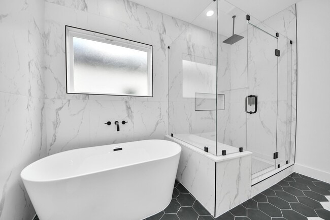 Building Photo - 1816 West St