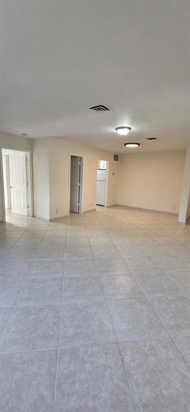 Building Photo - 105 S Riverside Dr