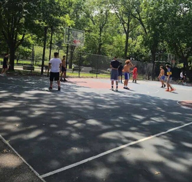 Building Photo - 118-82 Metropolitan Ave