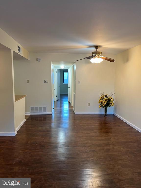 Building Photo - 374 Saybrook Ln