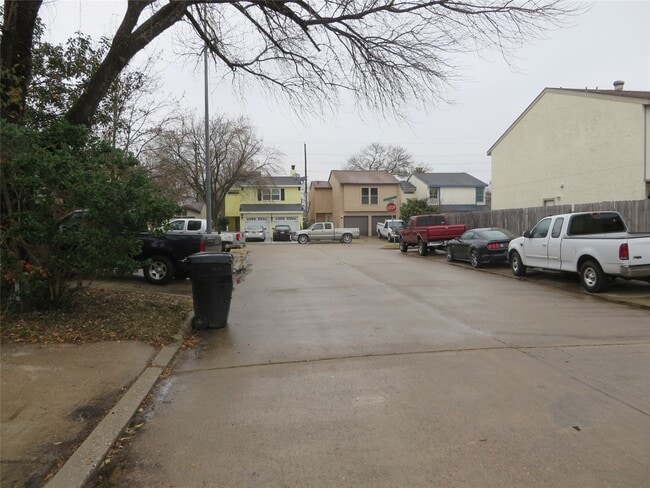 Building Photo - 4527 Terrace Manor Dr