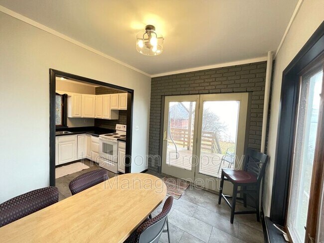 Building Photo - 5348 London Rd