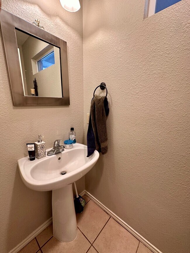 Building Photo - 5205 Greathouse Ave