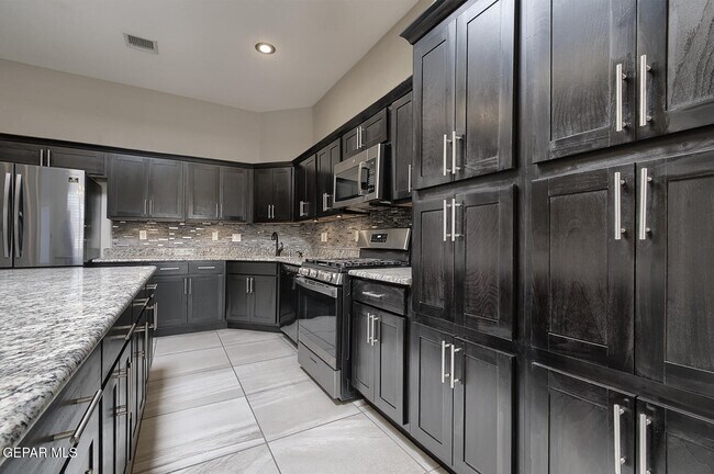 Building Photo - 14805 Holly Springs